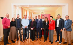 Sveučilište u Zagrebu Fakultet organizacije i informatike logo